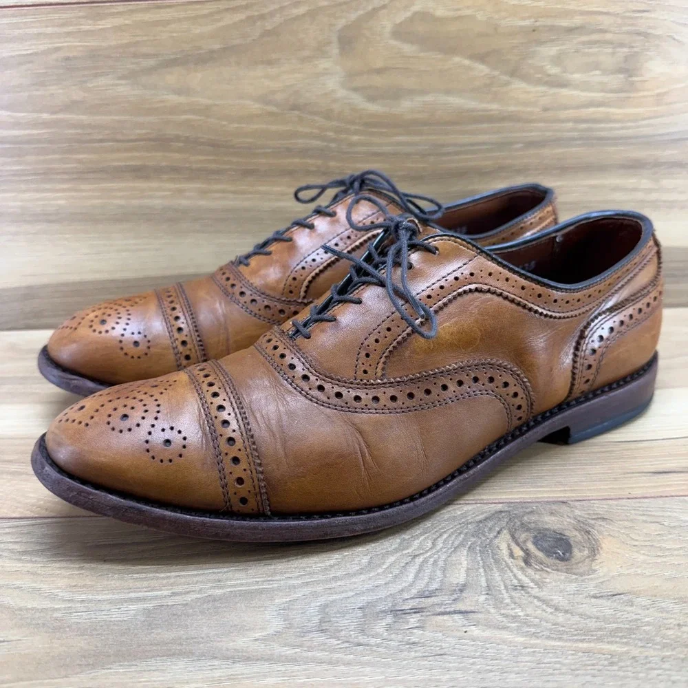Allen Edmonds Strand Oxford Mens 9.5 E Walnut Leather Cap Toe Brogue Medallion